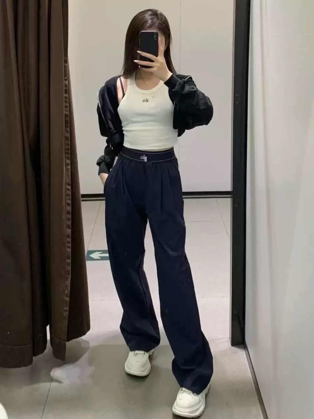 ALO Yoga Black navy pants